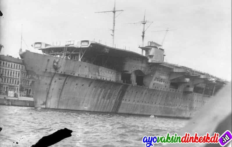 Graf Zeppelin Diluncurkan