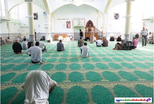 Adab Masuk Masjid